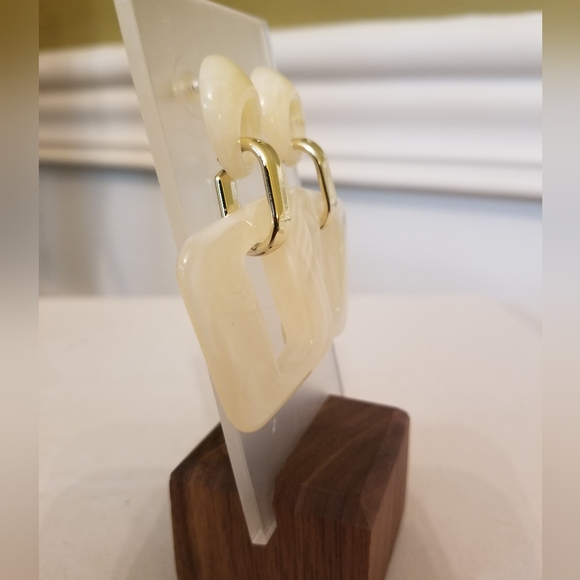 Woman's Square Drop Earrings - Picture 2 of 3